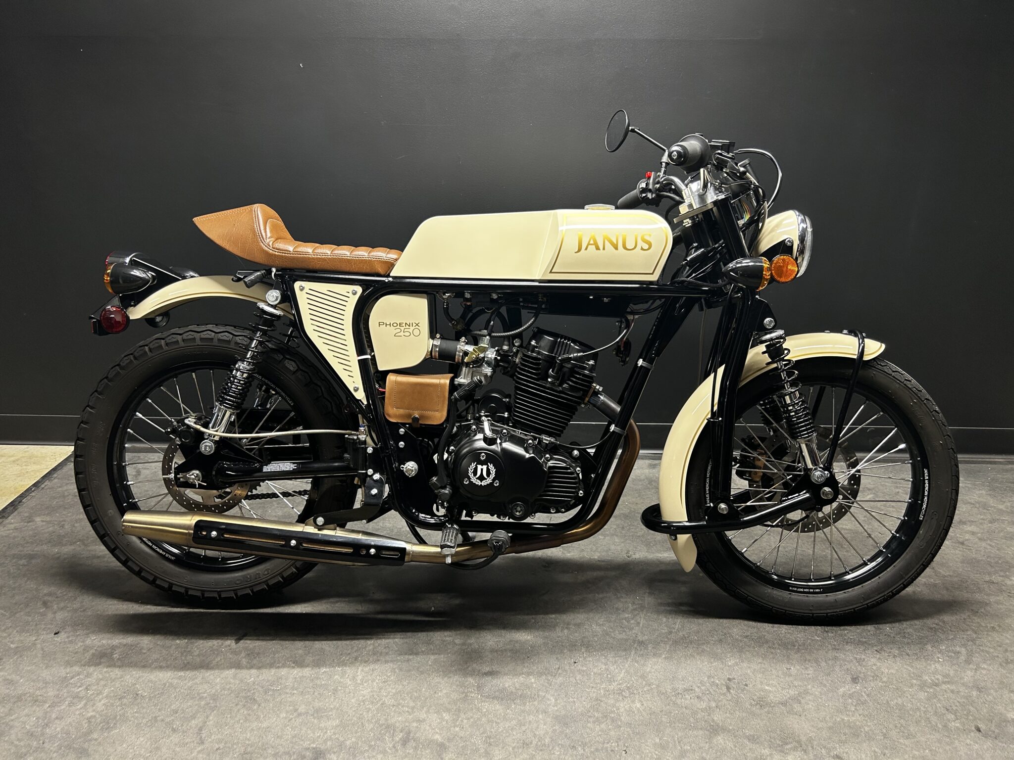 パンサー用エンジン付インテリア KIT NO.G-023 2019 Phoenix 250 #44